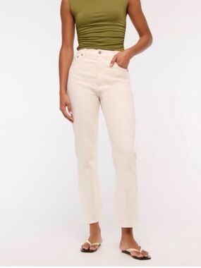 NWT Abercrombie Curve
Love Ankle Straight Ultra
High Rise Jeans Cream 27 4 LONG